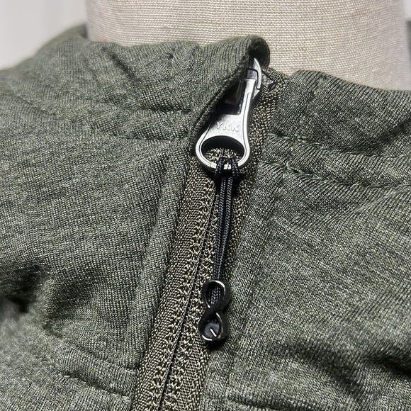 Blanc Noir Quilted Hooded Vest - Picture 4 of 8